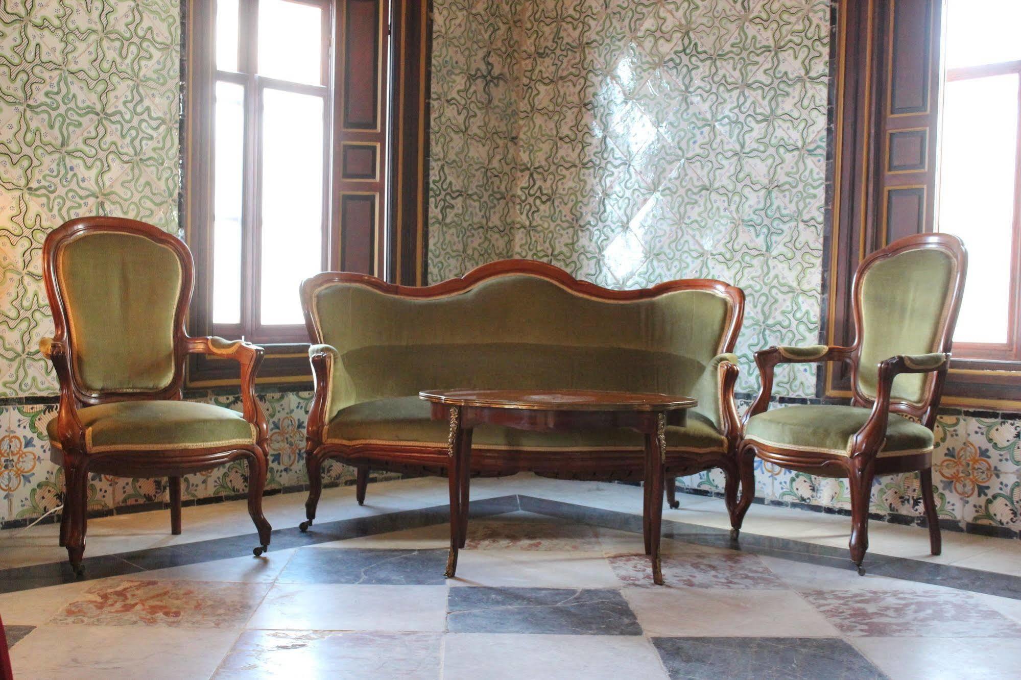 Palais Bayram Tunes Exterior foto Furniture in the palace